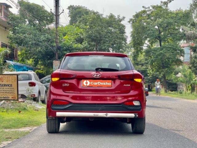 https://images10.gaadi.com/usedcar_image/3567672/original/processed_88145e7e-58ae-4058-a90d-cd73e0958546.jpeg?imwidth=6402