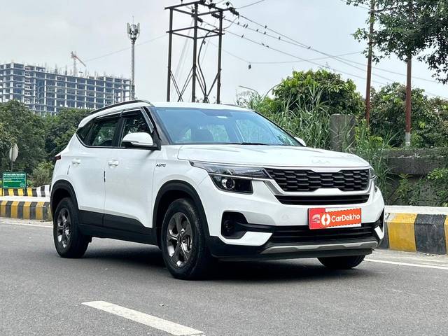https://images10.gaadi.com/usedcar_image/3567940/original/processed_img2864468~used_car_2864468_1694091338.jpg?imwidth=6400