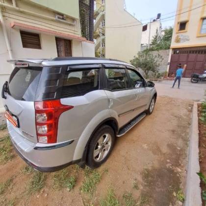Mahindra XUV500 W8 2WD Mahindra XUV500 W8 2WD