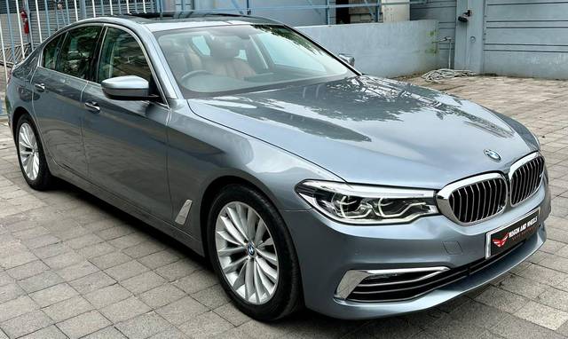 https://images10.gaadi.com/usedcar_image/3567977/original/processed_img2864490~used_car_2864490_1694094258.jpg?imwidth=6400