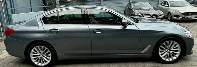 https://images10.gaadi.com/usedcar_image/3567977/original/processed_img2864490~used_car_2864490_1694094264.jpg?imwidth=6401