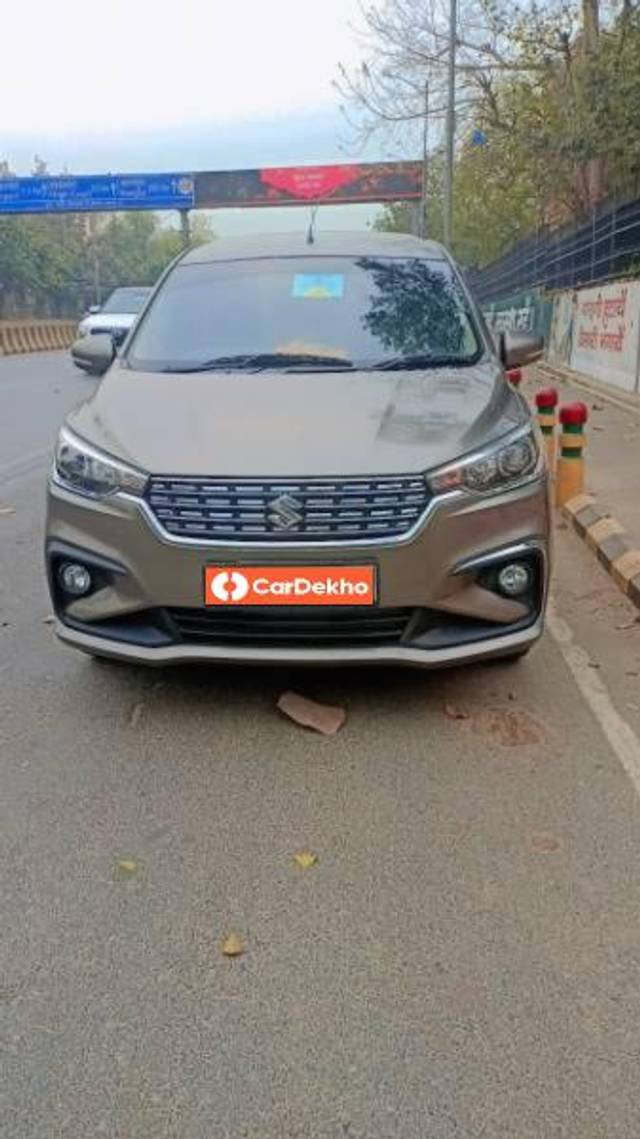 https://images10.gaadi.com/usedcar_image/3568023/original/processed_1ad5de4f-c2be-4dfd-b655-7765f4fb0d03.jpg?imwidth=6401