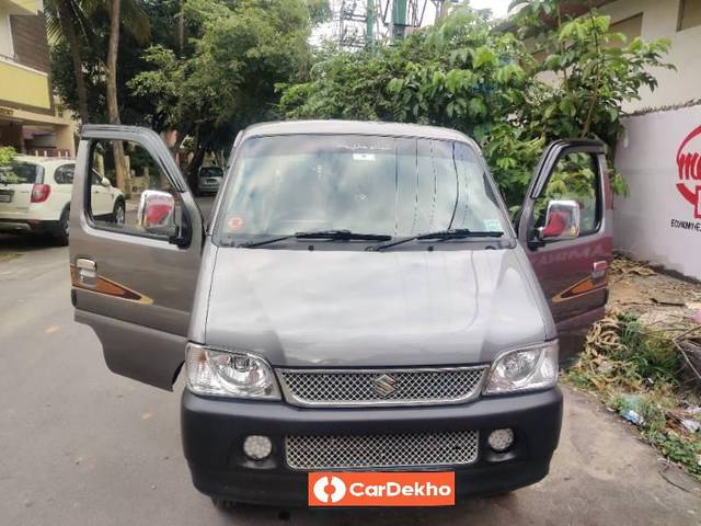 https://images10.gaadi.com/usedcar_image/3568032/original/processed_fc74eead-97bd-4203-994a-c0c6822040e7.jpg?imwidth=6402