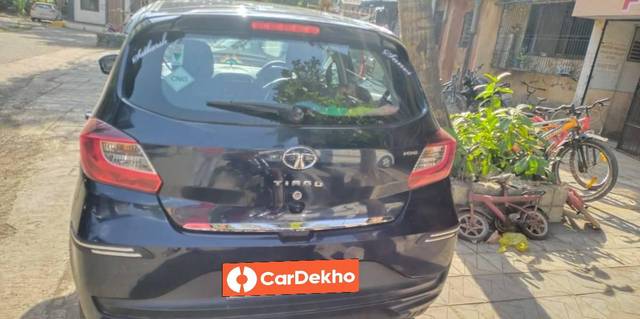 https://images10.gaadi.com/usedcar_image/3568042/original/processed_a9c51741-2083-4caa-810a-ebc08a0906c3.jpg?imwidth=6401