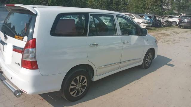 https://images10.gaadi.com/usedcar_image/3568132/original/processed_00624ea8-d66c-4c7b-8450-86728538eb76.jpg?imwidth=6401