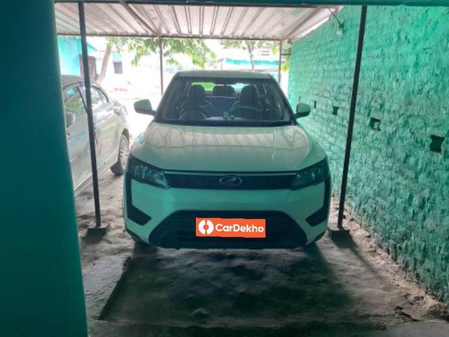 https://images10.gaadi.com/usedcar_image/3568214/original/processed_2abdfe9c-d046-4aab-80a4-403642af2d34.jpeg?imwidth=6402