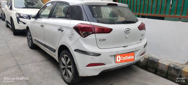 https://images10.gaadi.com/usedcar_image/3568284/original/processed_48ac8592-a080-40af-b1e9-1dd28c2477ab.jpg?imwidth=6401
