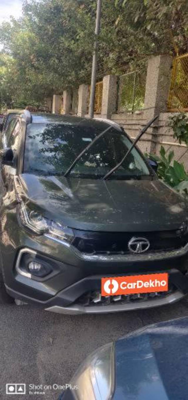 https://images10.gaadi.com/usedcar_image/3568314/original/processed_5637cad2-e16e-4089-99f6-d71555e47353.jpg?imwidth=6400