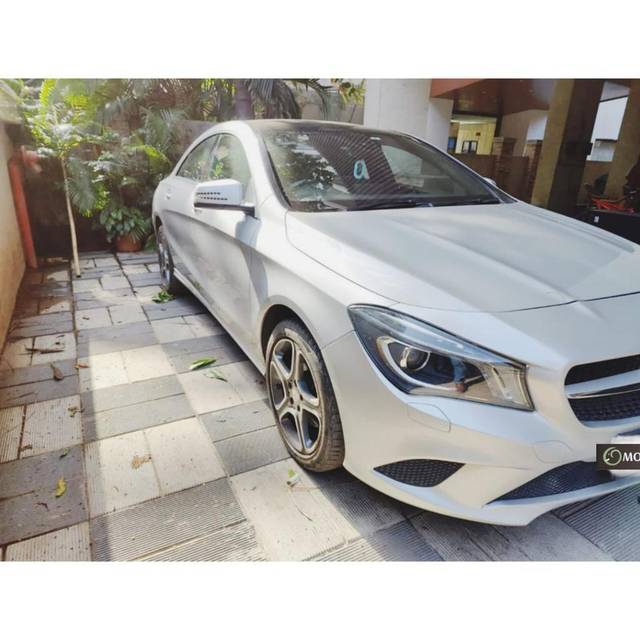 https://images10.gaadi.com/usedcar_image/3568460/original/processed_img2864744~used_car_2864744_1694155816.jpg?imwidth=6400