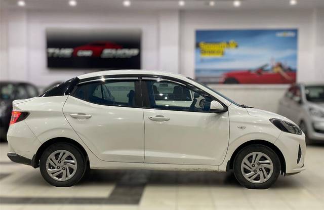https://images10.gaadi.com/usedcar_image/3568993/original/processed_img2865226~used_car_2865226_1694162393.jpg?imwidth=6401