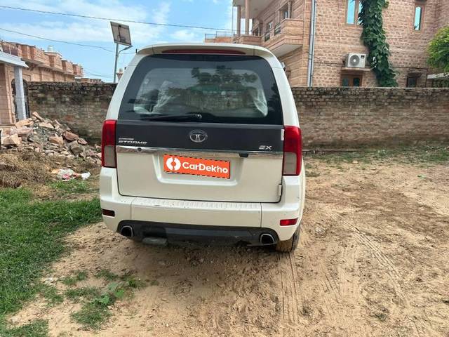 https://images10.gaadi.com/usedcar_image/3569096/original/processed_caf6fb22-64dc-4c84-9c22-fd1ef0ac9b79.jpg?imwidth=6402