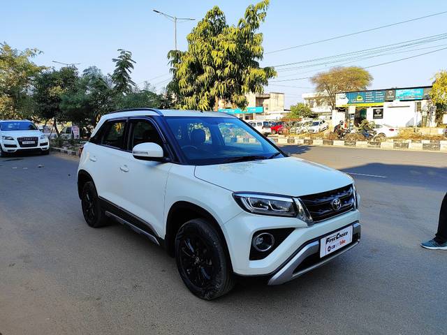 https://images10.gaadi.com/usedcar_image/3569119/original/processed_img2865333__usedcar_whatsappimage2023_12_18at34822pm_1__2865333_1703572224.jpeg?imwidth=6400