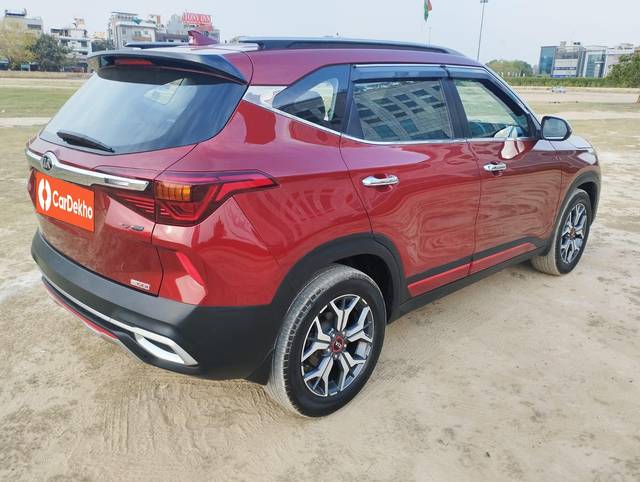 https://images10.gaadi.com/usedcar_image/3569136/original/processed_img2865347~used_car_2865347_1694165368.jpg?imwidth=6402