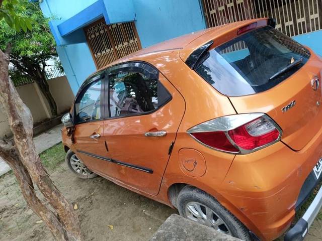 https://images10.gaadi.com/usedcar_image/3569230/original/processed_cab4aee9-632d-48a6-89e6-eaf77e149d55.jpg?imwidth=6402