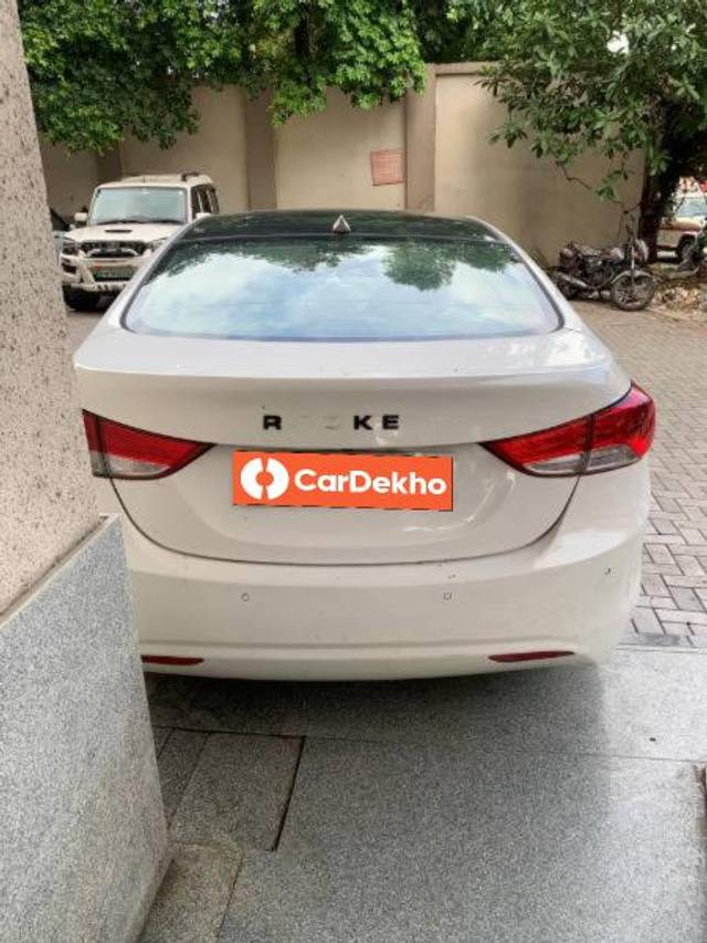 https://images10.gaadi.com/usedcar_image/3569400/original/processed_ad601d4a-aa6a-445c-9166-ab62c62bc83d.jpeg?imwidth=6402