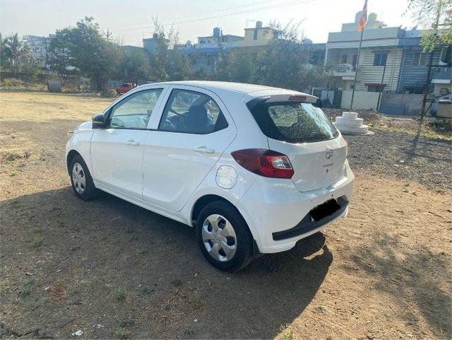https://images10.gaadi.com/usedcar_image/3569614/original/processed_66ccf2ea-c39d-419c-be46-8b57e9954d83.jpeg?imwidth=6401