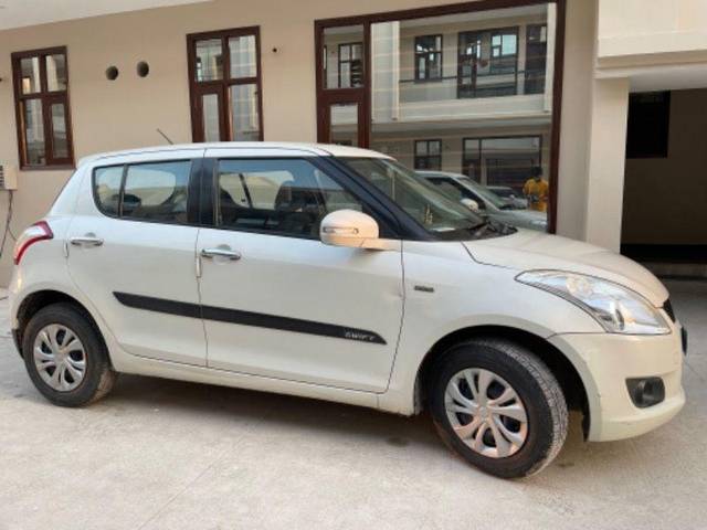 https://images10.gaadi.com/usedcar_image/3569658/original/processed_c8bc594b-8e77-492a-856f-c2fa8f99d715.jpeg?imwidth=6401