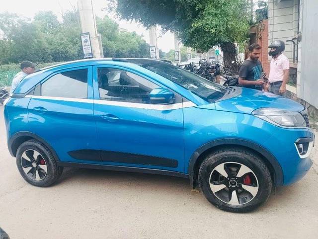 https://images10.gaadi.com/usedcar_image/3569731/original/processed_e815ff80-2f97-4b10-9ac5-629f237db014.jpeg?imwidth=6401