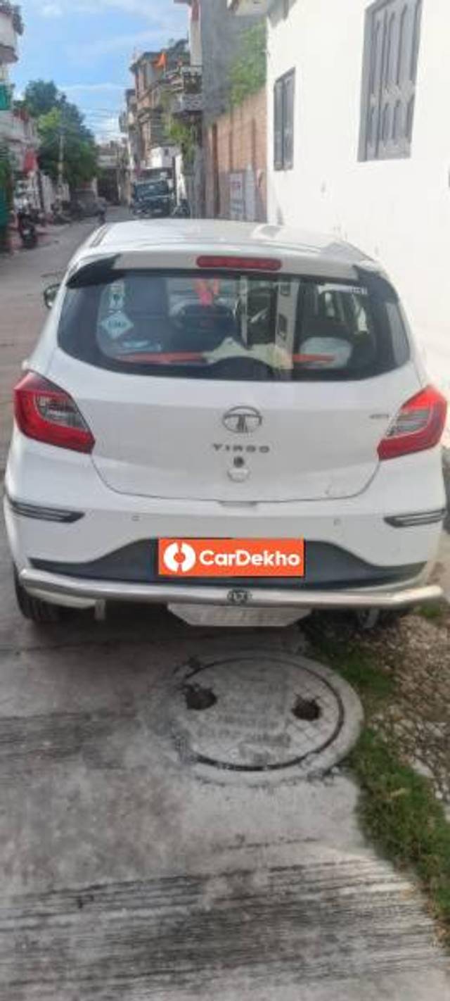https://images10.gaadi.com/usedcar_image/3569745/original/processed_22af2a06-2917-4e83-8eb9-abb403d97224.jpg?imwidth=6401