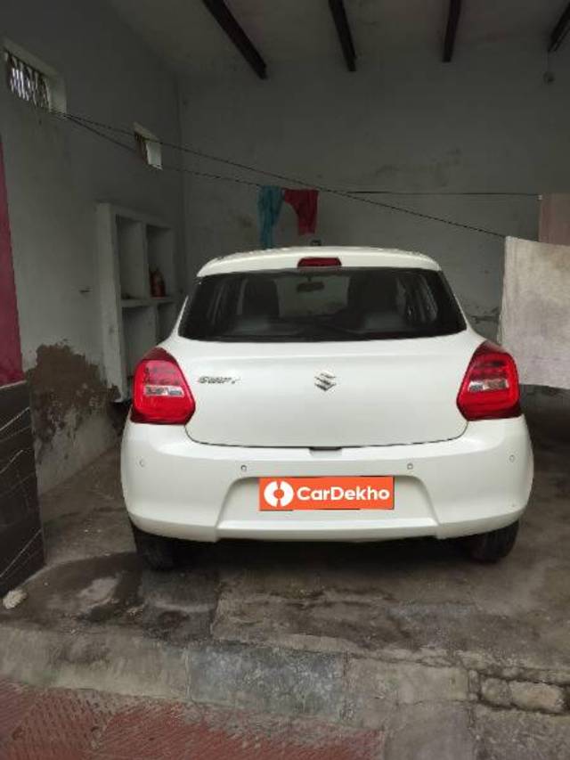 https://images10.gaadi.com/usedcar_image/3569907/original/processed_fdd5ab00-4730-4e9c-8c9d-db4da39df629.jpg?imwidth=6401