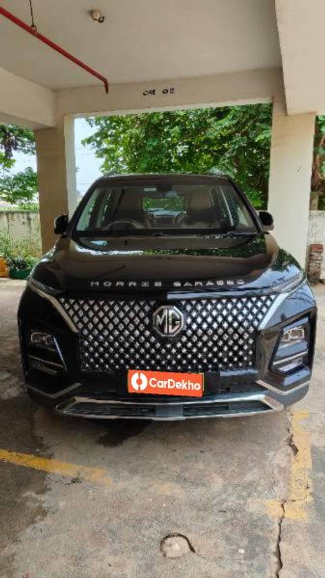 https://images10.gaadi.com/usedcar_image/3570129/original/processed_263482b3-08e1-4230-95a6-9eb9dee3821a.jpg?imwidth=6402