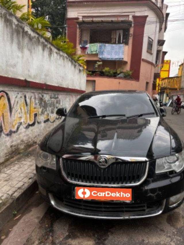 https://images10.gaadi.com/usedcar_image/3570370/original/processed_16afb876-63a8-494b-8597-89671a19ec13.jpeg?imwidth=6400
