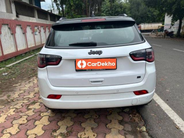 https://images10.gaadi.com/usedcar_image/3570407/original/processed_768d34cd-3ab5-44f5-ac5f-6e6a310b31b6.jpeg?imwidth=6401