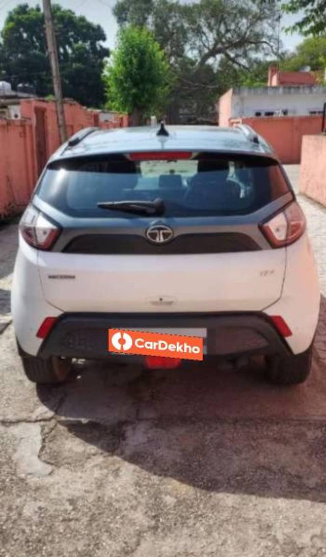 https://images10.gaadi.com/usedcar_image/3570561/original/processed_8c62e80b-07e7-4a27-b736-7d6fc21d3ef6.jpg?imwidth=6402