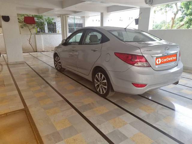https://images10.gaadi.com/usedcar_image/3570746/original/processed_1f5f7375-9028-43cc-9e5d-ced839259e4f.jpg?imwidth=6402