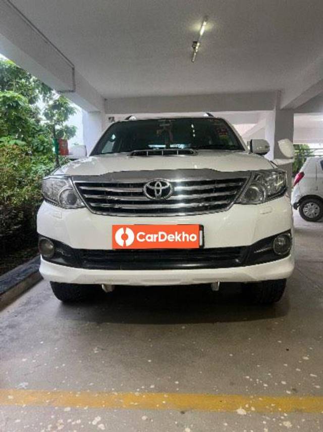 https://images10.gaadi.com/usedcar_image/3570870/original/processed_1254354f-2991-4769-94a4-3017d324eaa1.jpeg?imwidth=6400