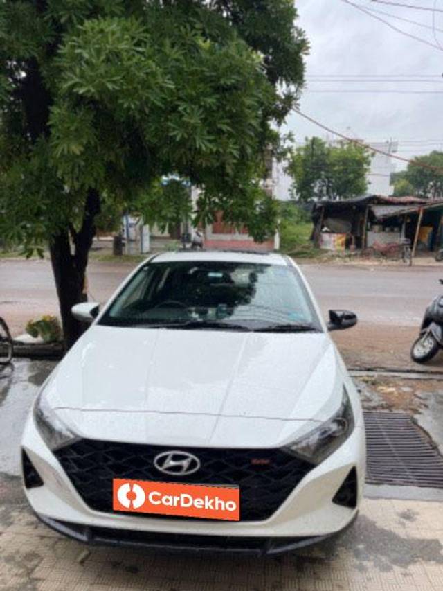 https://images10.gaadi.com/usedcar_image/3570951/original/processed_21dff824-59b8-4a45-9b4b-8199d76d1f30.jpeg?imwidth=6400