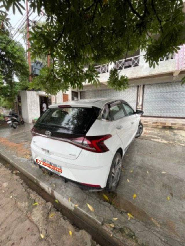 https://images10.gaadi.com/usedcar_image/3570951/original/processed_30a382e3-1be9-4e2c-88b5-f97a93abdda4.jpeg?imwidth=6401