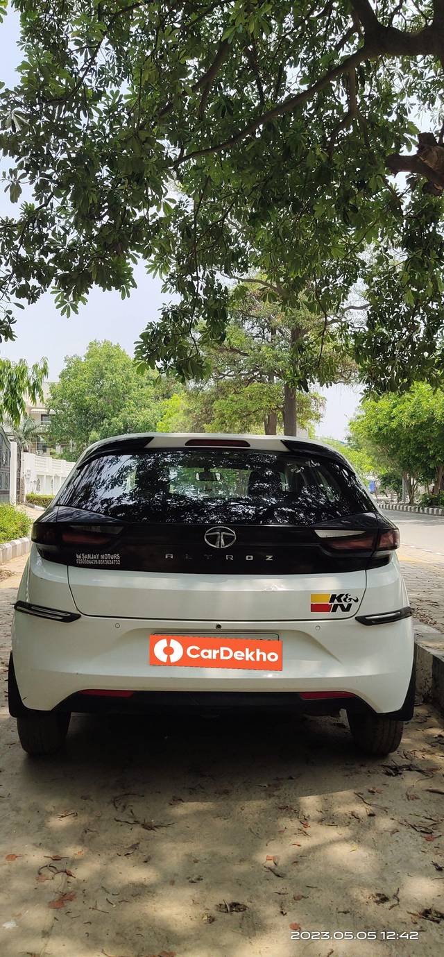 https://images10.gaadi.com/usedcar_image/3570971/original/processed_img2866543__used_car_2866543_1694294389.jpg?imwidth=6402