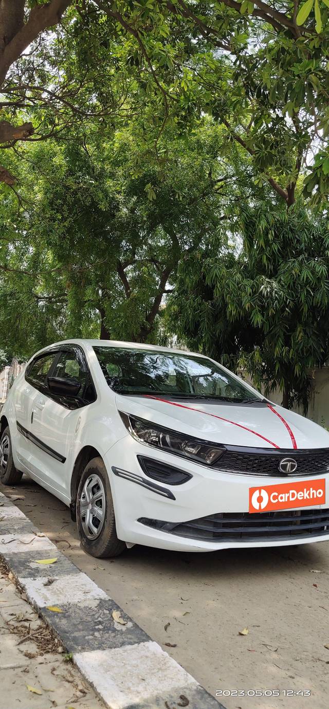 https://images10.gaadi.com/usedcar_image/3570971/original/processed_img2866543__used_car_2866543_1694294418.jpg?imwidth=6401