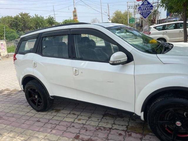 https://images10.gaadi.com/usedcar_image/3571003/original/processed_2de7e499-76e3-499e-ad41-bc65d97cfcb6.jpeg?imwidth=6401