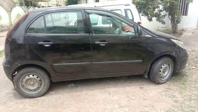 https://images10.gaadi.com/usedcar_image/3571062/original/processed_b4f2bb3a-88ac-4793-b25e-6e3dafaf39e6.jpg?imwidth=6402