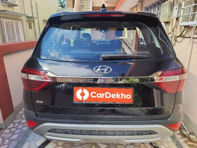 https://images10.gaadi.com/usedcar_image/3571131/original/processed_4e2762bf-cf50-4d16-8481-9400ca8e686d.jpg?imwidth=6401