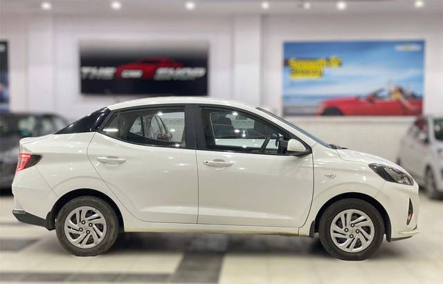 https://images10.gaadi.com/usedcar_image/3571220/original/processed_img2866659__used_car_2866659_1694330632.jpg?imwidth=6401