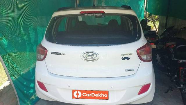 https://images10.gaadi.com/usedcar_image/3571225/original/processed_3016ab81-ef56-4c98-9a91-63eede83feb6.jpeg?imwidth=6401