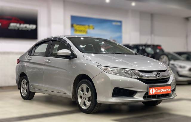 https://images10.gaadi.com/usedcar_image/3571241/original/processed_img2866676__used_car_2866676_1694331148.jpg?imwidth=6400