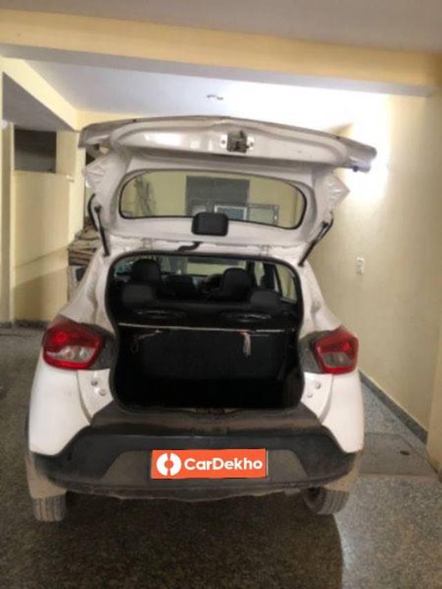 https://images10.gaadi.com/usedcar_image/3571464/original/processed_62ed90af-a94b-4f7c-ad0a-34867ab64664.jpeg?imwidth=6401