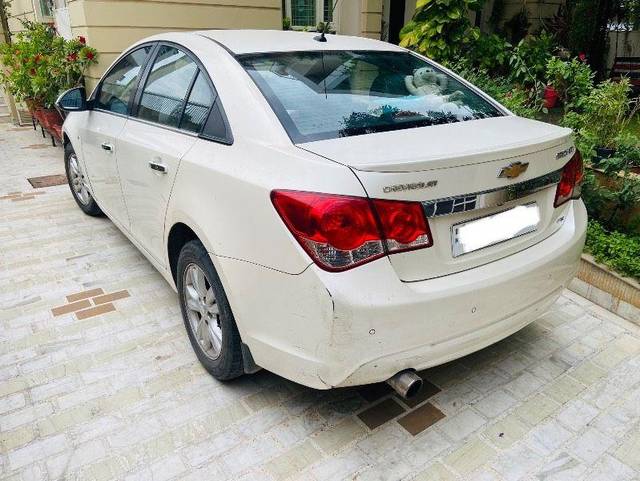 https://images10.gaadi.com/usedcar_image/3571475/original/processed_6aea5eec-23c5-4467-8630-2faeeca99491.jpeg?imwidth=6402