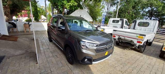https://images10.gaadi.com/usedcar_image/3571600/original/processed_09e35d32-93da-43e7-94df-c2bf4f0303f1.jpg?imwidth=6400