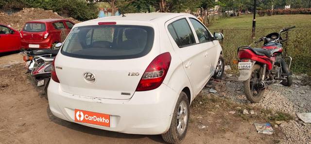 https://images10.gaadi.com/usedcar_image/3571601/original/processed_87611950-7ab7-463f-a57a-7b8585b92f43.jpg?imwidth=6401