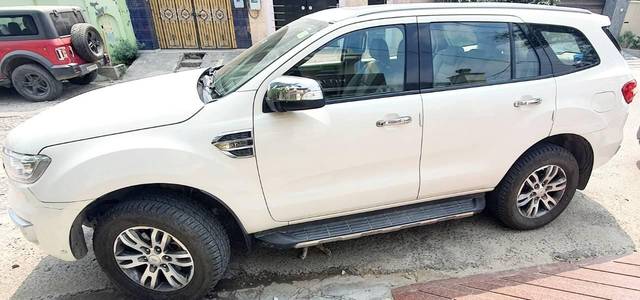 https://images10.gaadi.com/usedcar_image/3571767/original/processed_bdcd3214-a8d4-4837-bc82-539f559a59b5.jpg?imwidth=6400