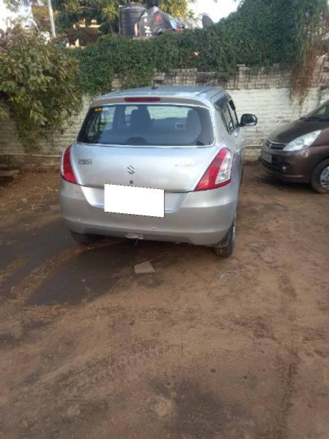 https://images10.gaadi.com/usedcar_image/3571802/original/processed_5ce08757-c91c-49b0-bfd5-ac18e2656f45.jpg?imwidth=6401