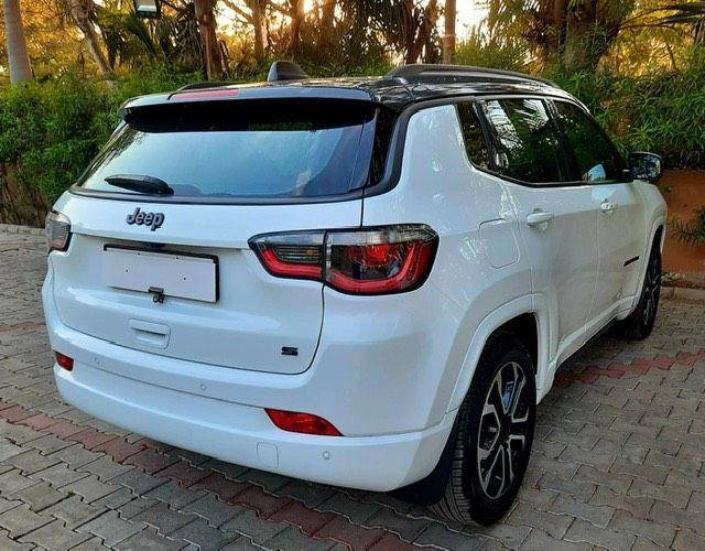 https://images10.gaadi.com/usedcar_image/3571924/original/processed_2f71d79a-10fa-490a-9123-d12024e0d393.jpeg?imwidth=6402