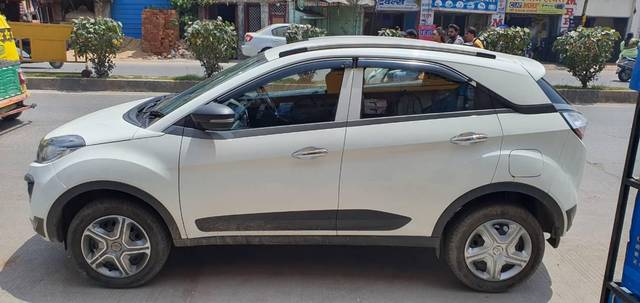 https://images10.gaadi.com/usedcar_image/3571960/original/processed_5bfd5e31-056d-4d91-b9fa-3975d6e4e16f.jpg?imwidth=6402
