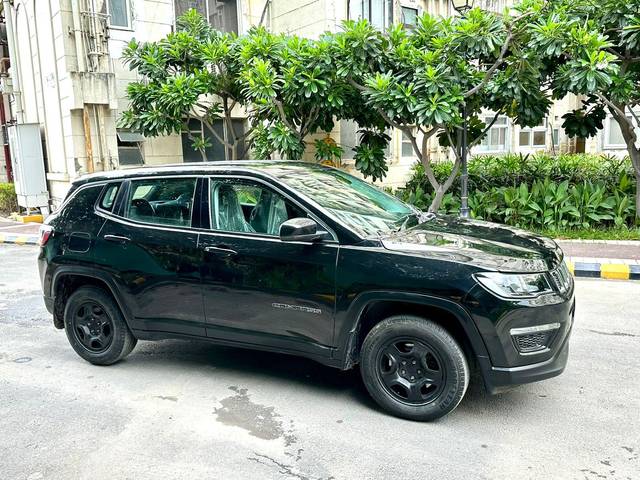 https://images10.gaadi.com/usedcar_image/3572028/original/processed_img2867080__used_car_2867080_1694408183.jpg?imwidth=6401