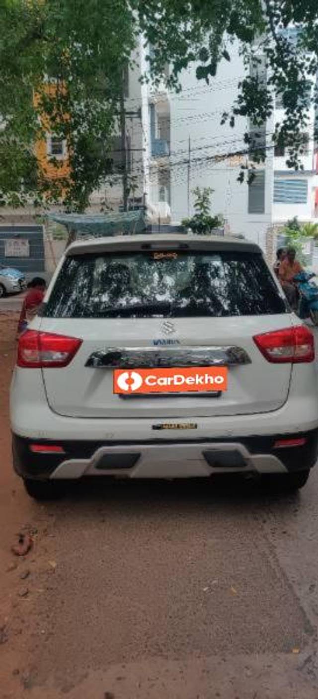 https://images10.gaadi.com/usedcar_image/3572038/original/processed_bd7d8de3-433d-4c81-b0f5-983b00eba734.jpg?imwidth=6402